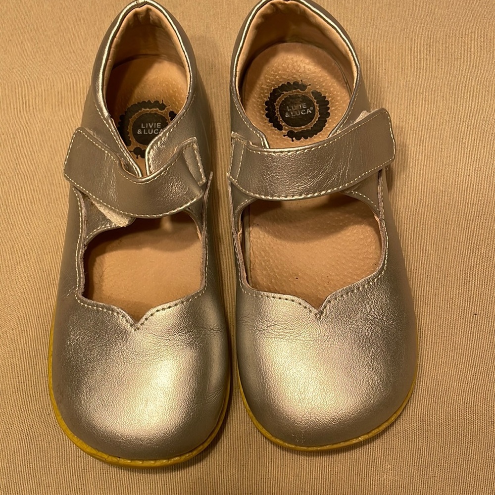 Livie and Luca size 2
